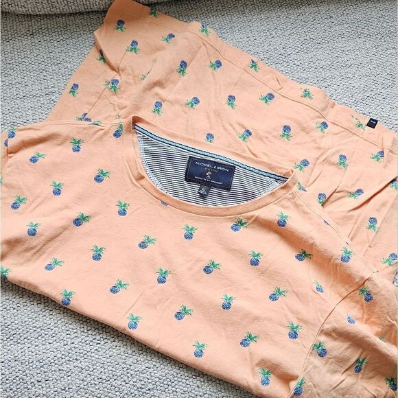 🎁Nickel & iron blue pineapple tshirt - Picture 3 of 5